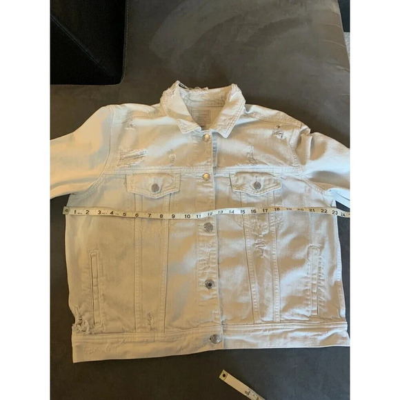 American Eagle Light Wash Denim Distressed Jacket, w/Cat Tapestry Size XL - Picture 7 of 11